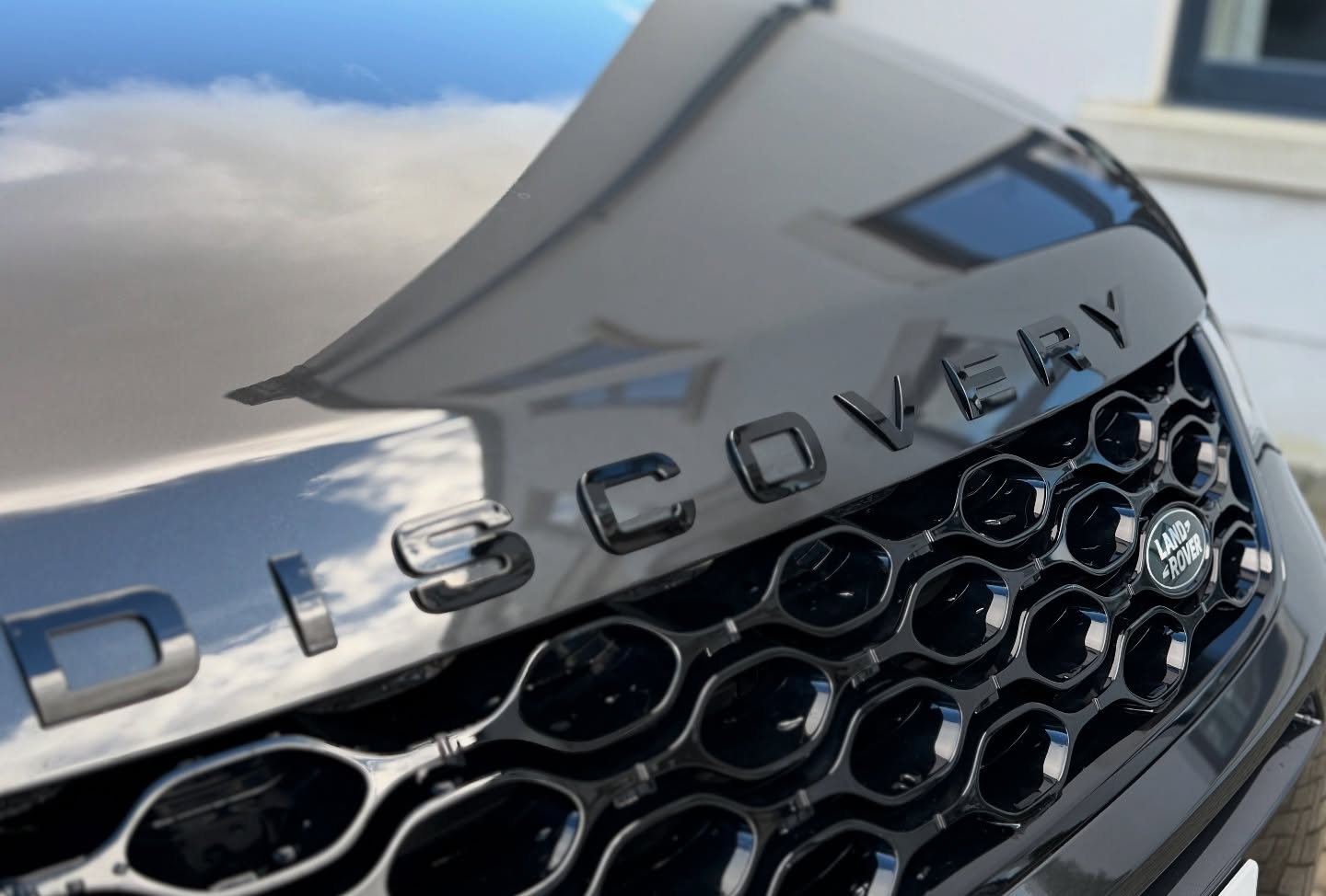 Close up Land Rover Discovery in Edinburgh