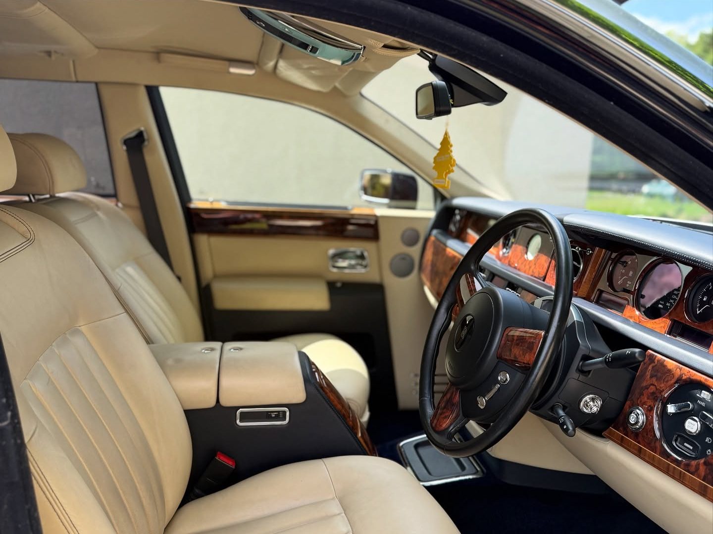 Black Rolls Royce driver seat in Edinburgh